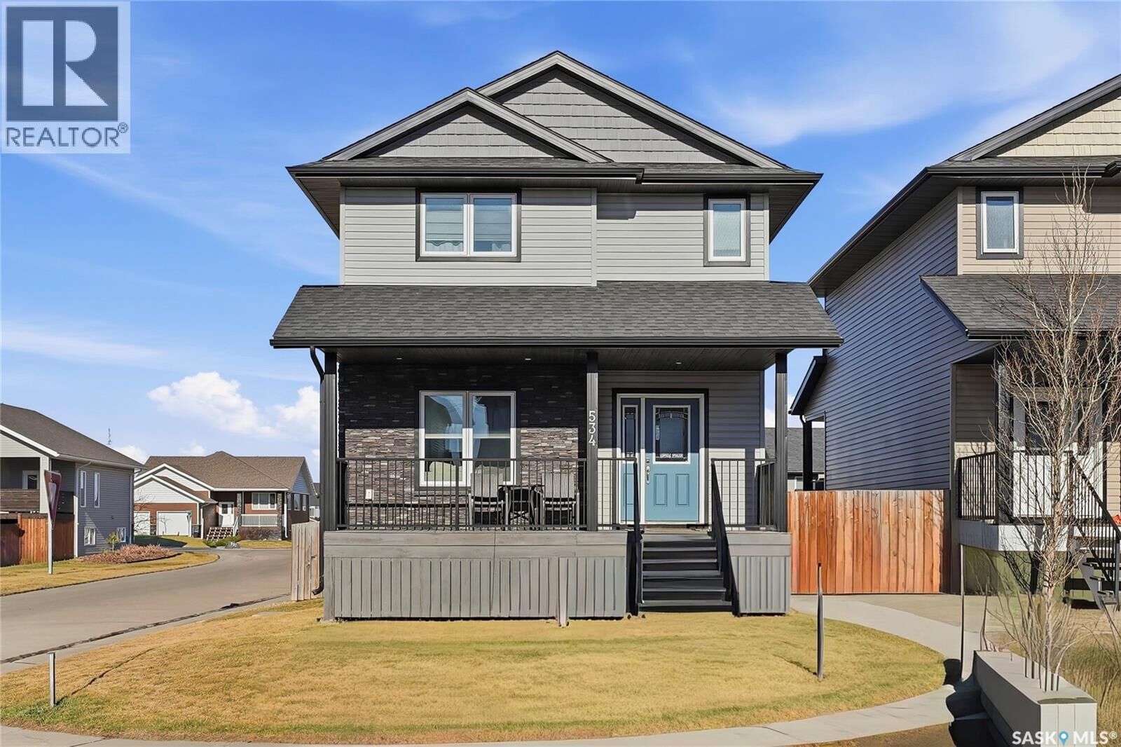Property Photo:  534 Maple Crescent  SK S0K 4S2 