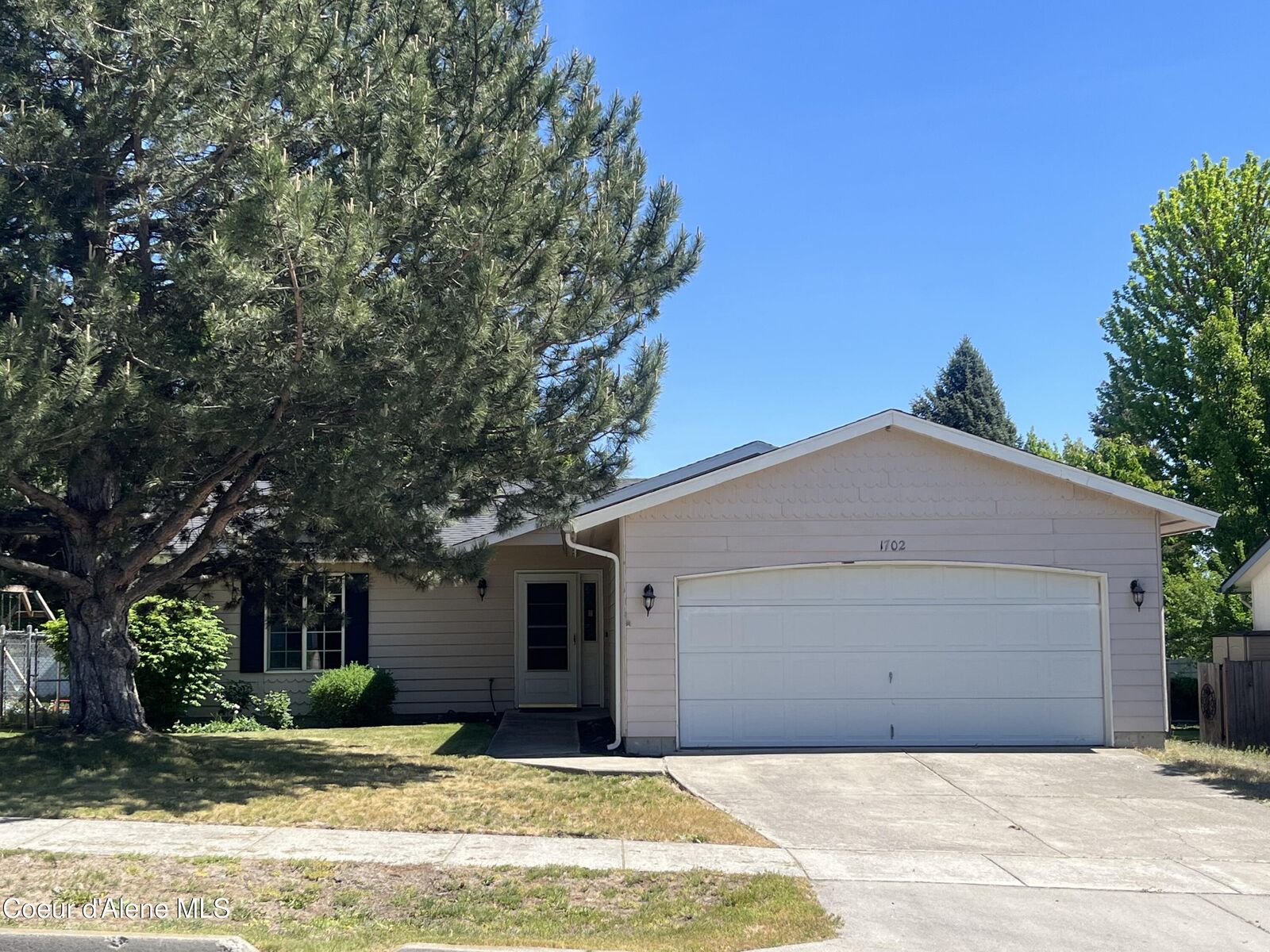 Property Photo:  1702 N Summer Rose St  ID 83854 