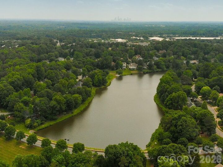 Property Photo:  5028 Foxbriar Trail  NC 28269 
