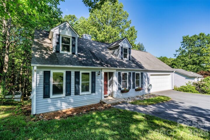 Property Photo:  18 Tarragon Place  NC 28731 