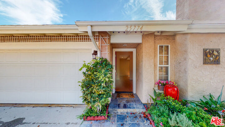 Property Photo:  25774 Nashua Way  CA 91355 