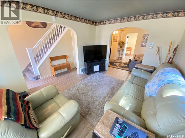 Property Photo:  189 Seventh Avenue N  SK S3N 0X3 