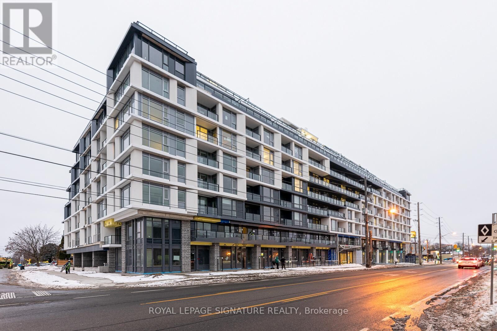 Property Photo:  556 Marlee Avenue 813  ON M6B 0B1 