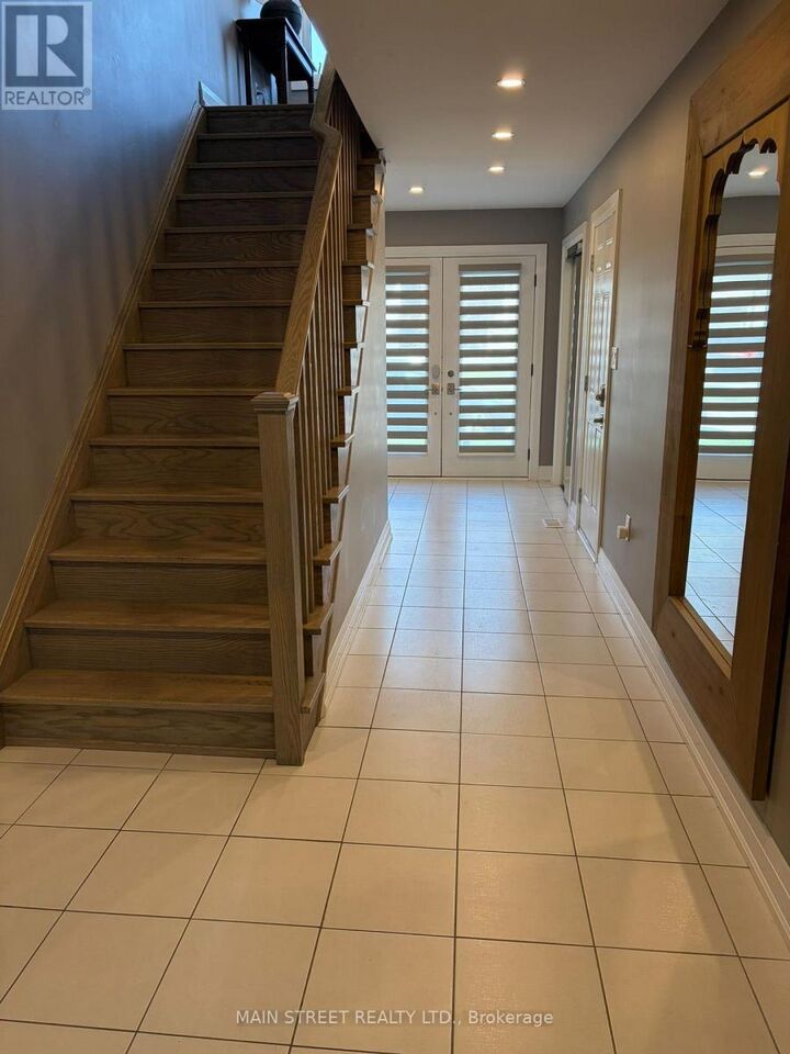 Property Photo:  9 Vaudeville Drive  ON M8W 0B5 