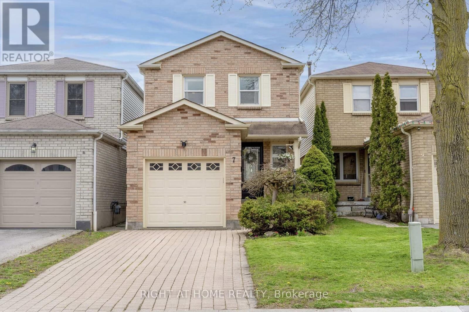 Property Photo:  7 Drew Court  ON L1N 8X6 