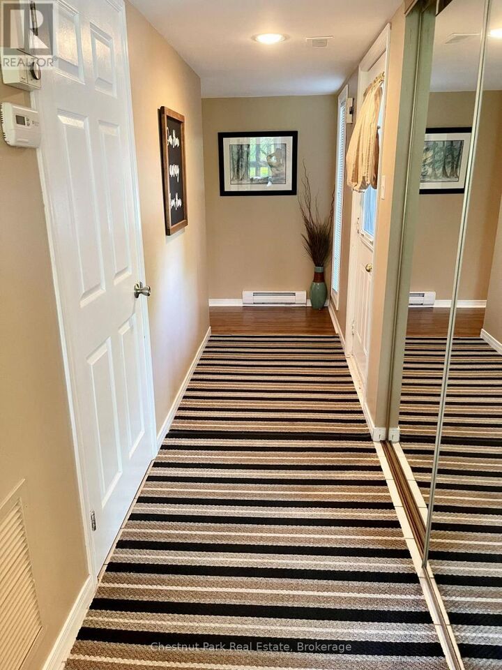 Property Photo:  812 Suncrest Circle  ON L9Y 5C7 