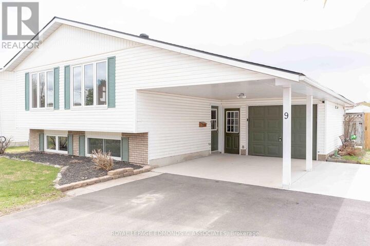 Property Photo:  9 Dutch Drive  ON K8H 3M2 