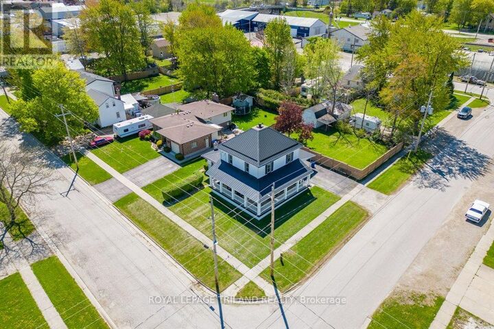 Property Photo:  311 Warwick Street  ON N0M 2S0 
