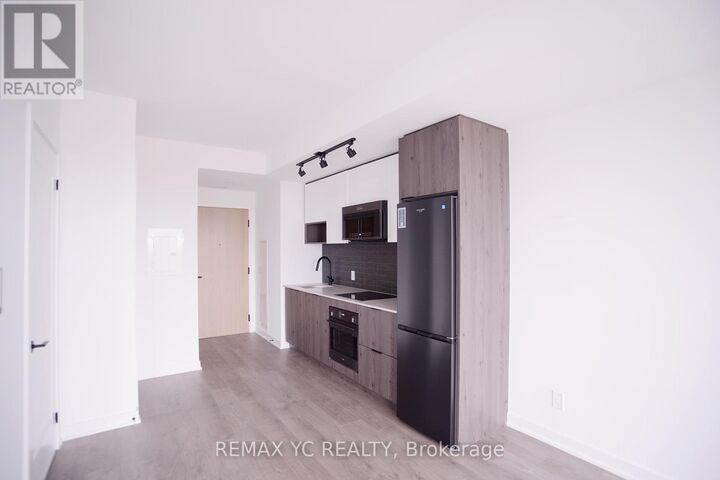 Property Photo:  5 Defries Street 2611  ON M5A 0W7 