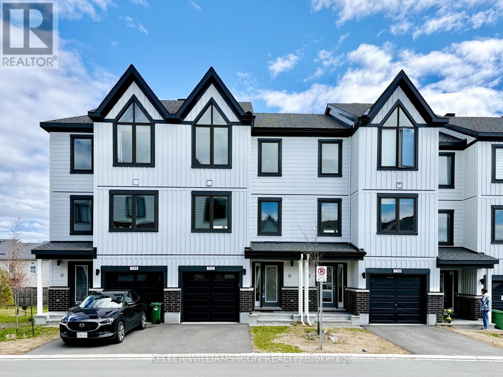 Property Photo:  752 Kinstead Pvt Private  ON K2S 3B3 