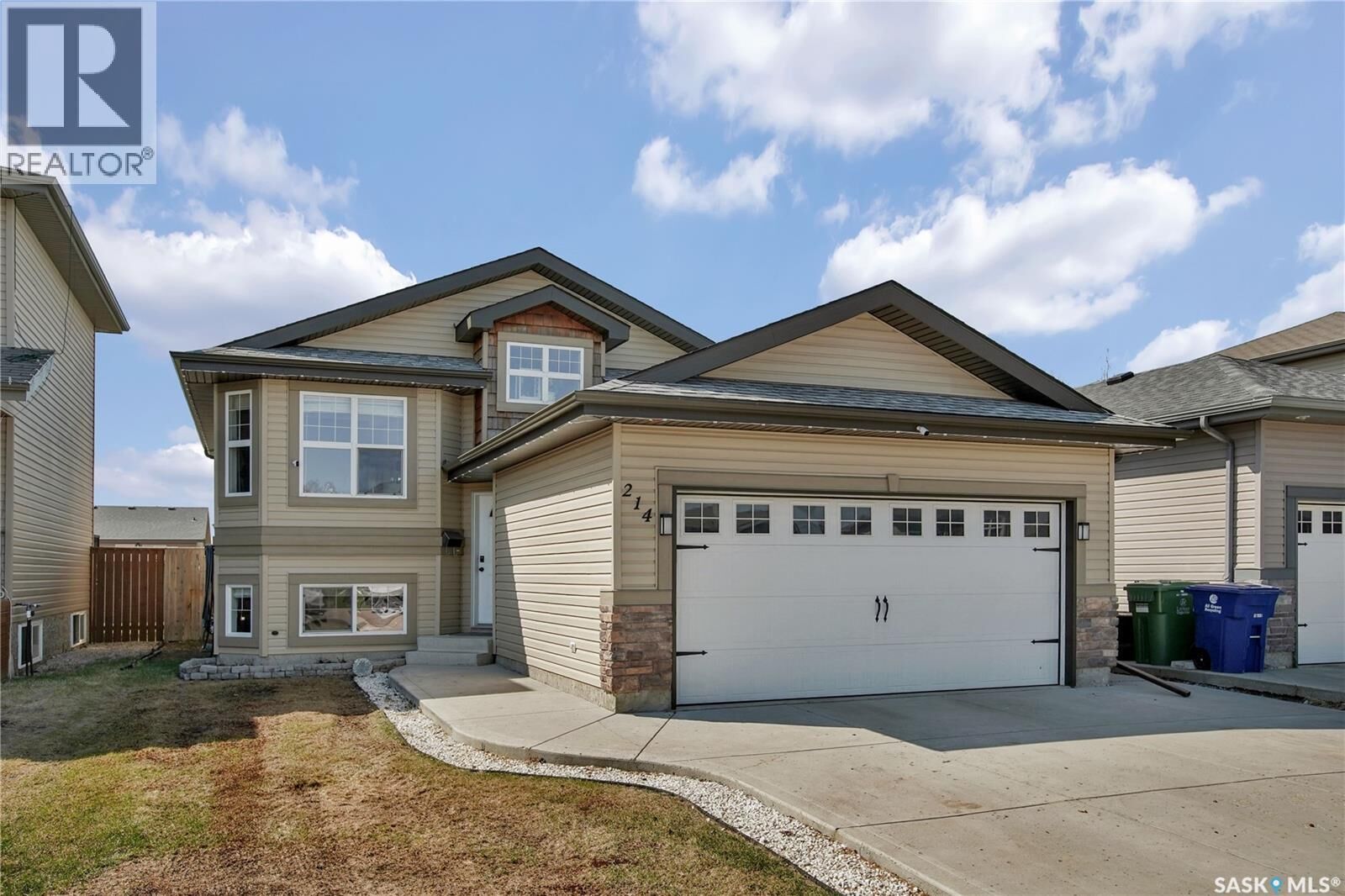 Property Photo:  214 Quessy Drive  SK S0K 0A2 