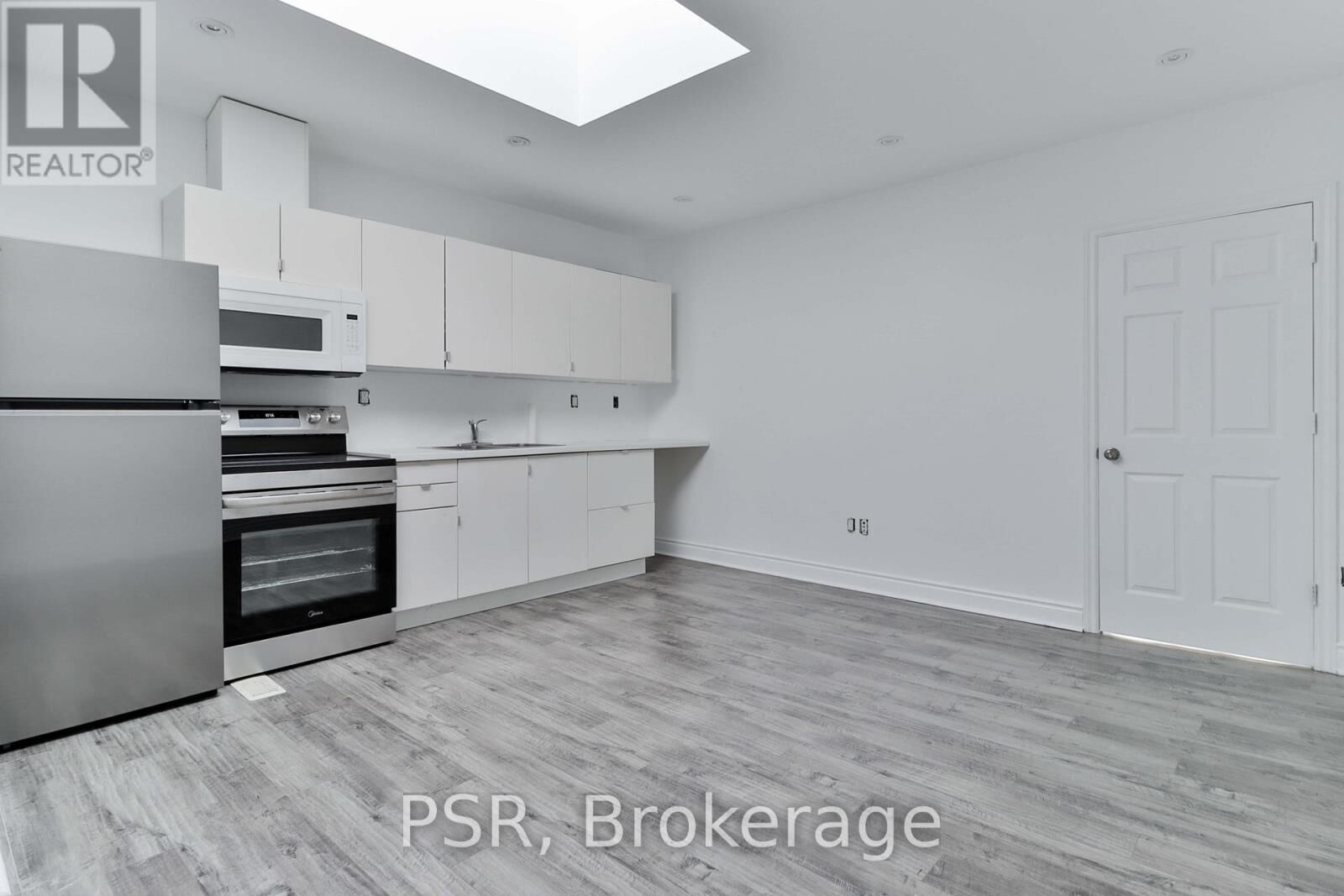 Property Photo:  1364 St Clair Avenue 202  ON M6E 1C4 