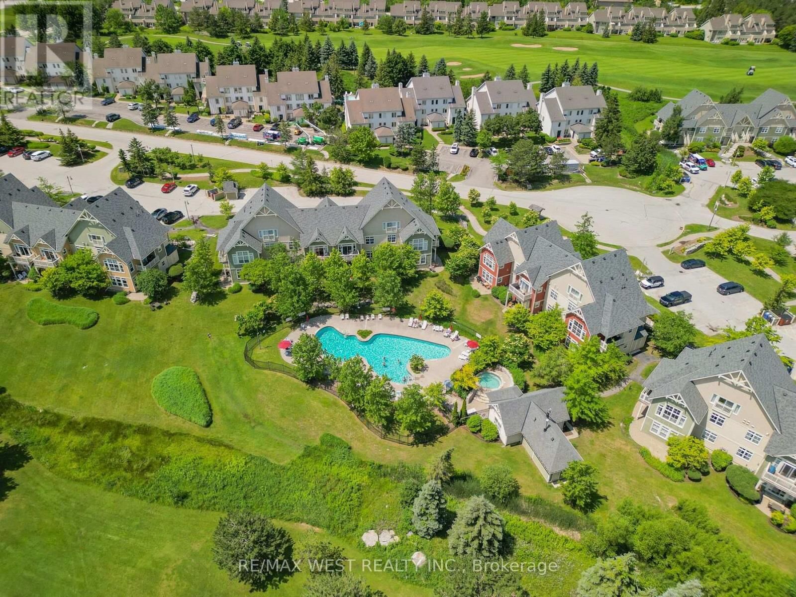 Property Photo:  125 Fairway Court 117  ON L9Y 0P8 