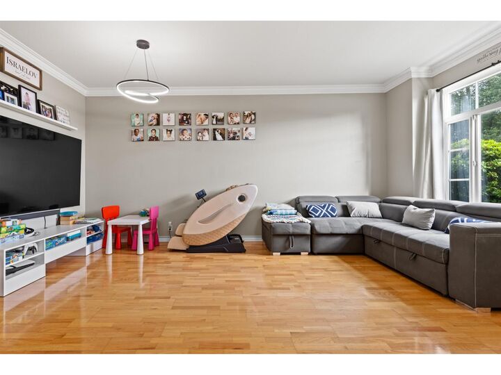 Property Photo:  33751 7 Avenue 106  BC V2V 7C2 