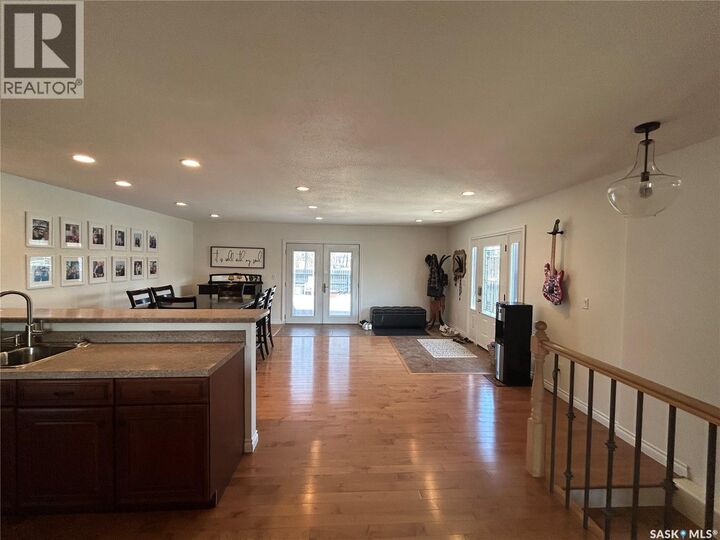 Property Photo:  1613 Dieppe Crescent  SK S4A 1W8 
