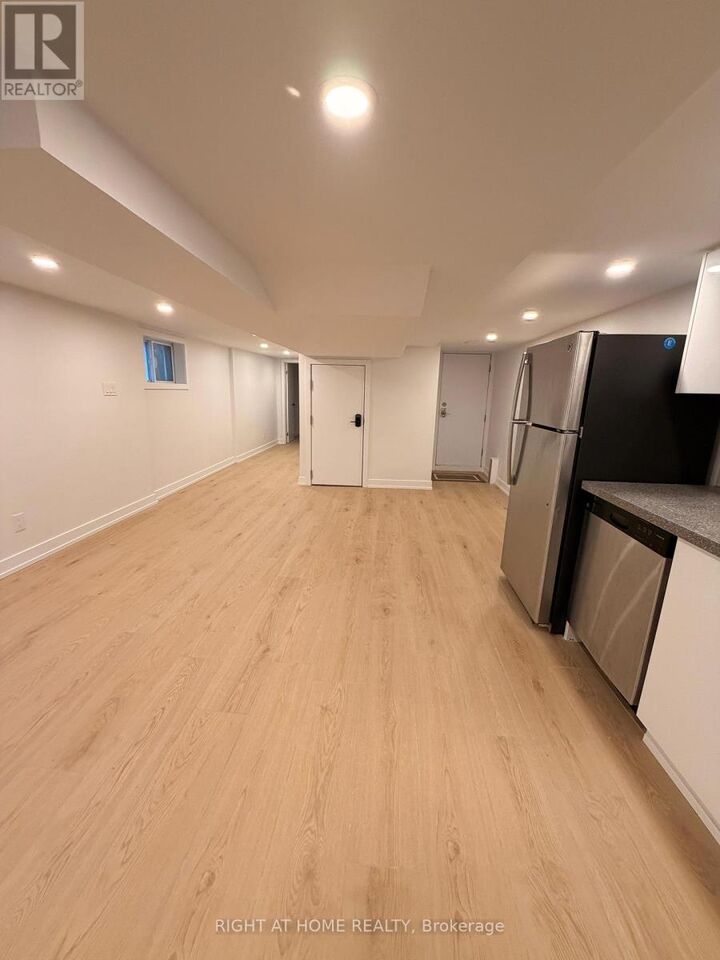 Property Photo:  751 Dupont Street B  ON M6G 1Z5 