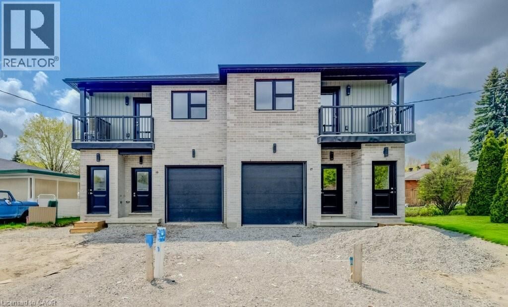 Property Photo:  19 Downey Street 1  ON N2H 6K5 