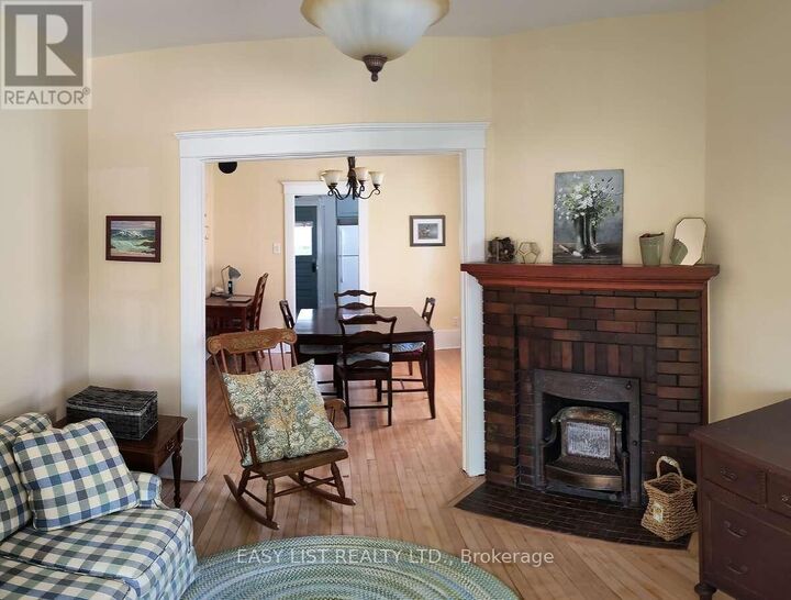Property Photo:  114 College Avenue North  ON N7T 6A9 