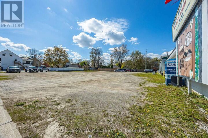 Property Photo:  165 Ailsa Craig Main Street  ON N0M 1A0 