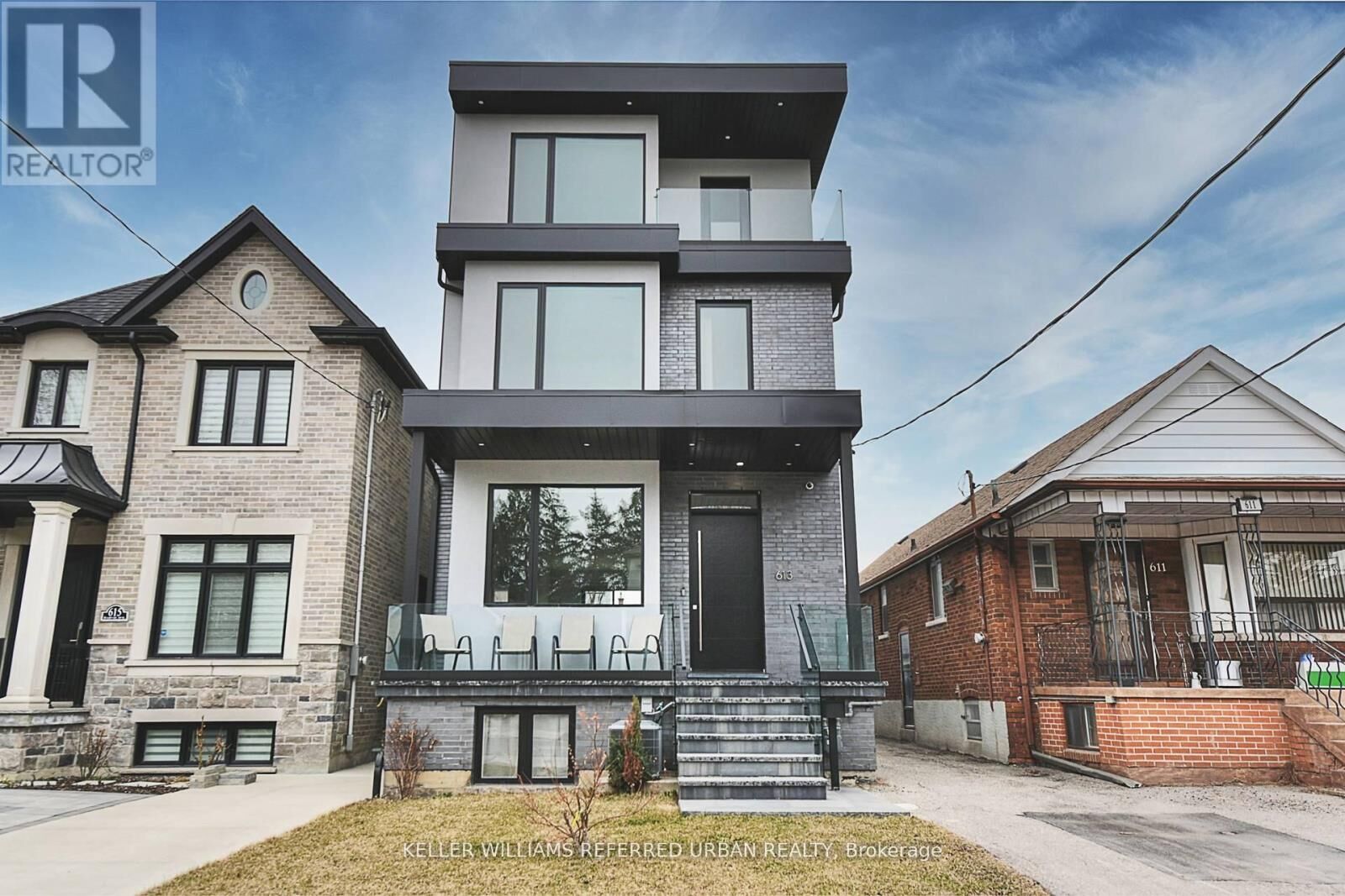 Property Photo:  613 Harvie Avenue  ON M6E 4M4 