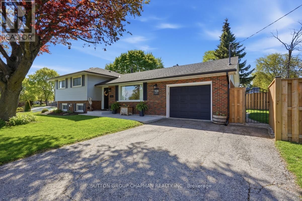Property Photo:  920 Alice Street  ON N4S 2J6 