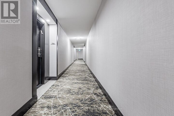Property Photo:  3000 Bathurst Street 706  ON M6B 3B4 