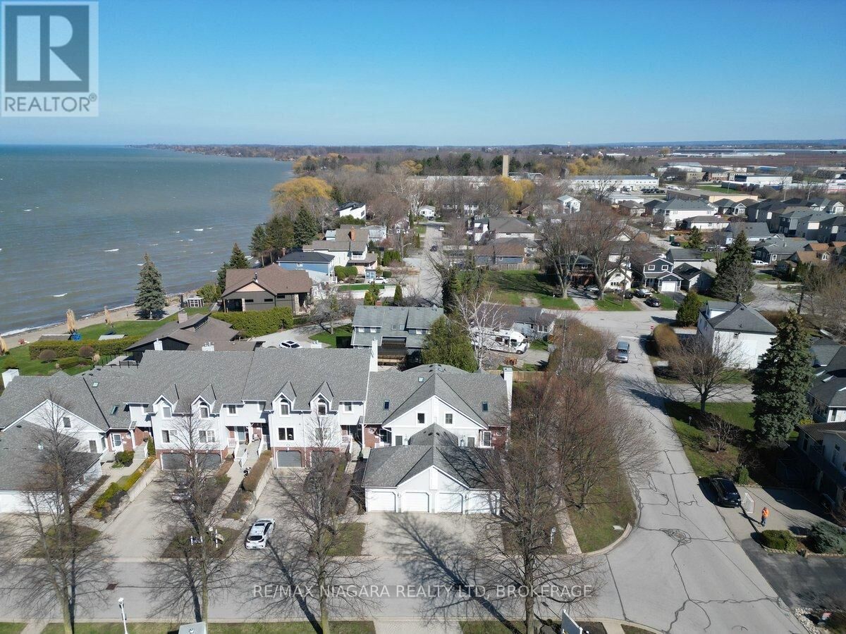 Property Photo:  5 Lakeside Drive West 23  ON L2M 1P3 