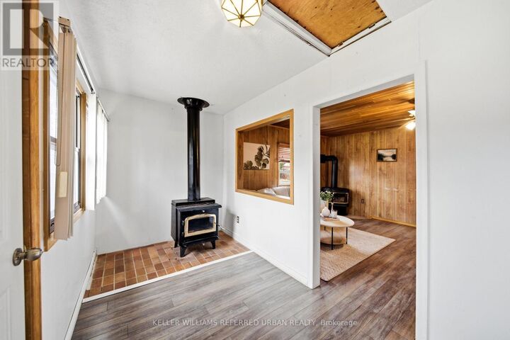 Property Photo:  706 Chestnut Street  ON L9S 2H8 