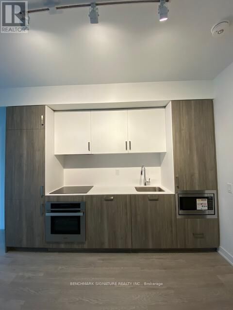 Property Photo:  88 Queen Street East 1715  ON M5C 0B6 