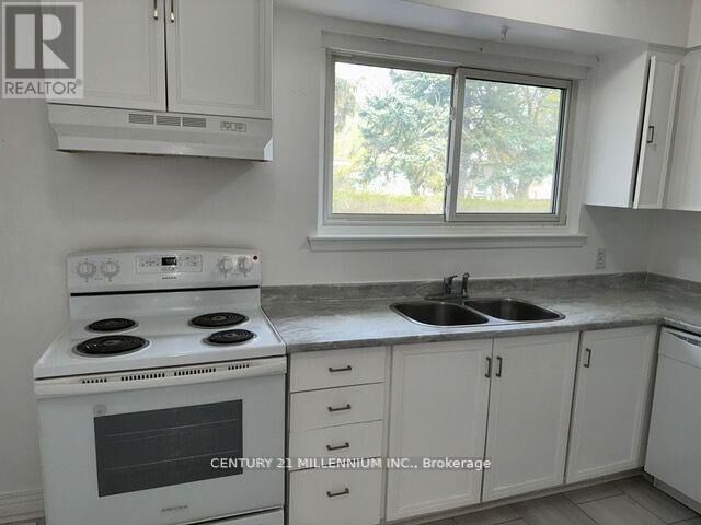 Property Photo:  30 Kenilworth Road Upper  ON L6V 2B1 
