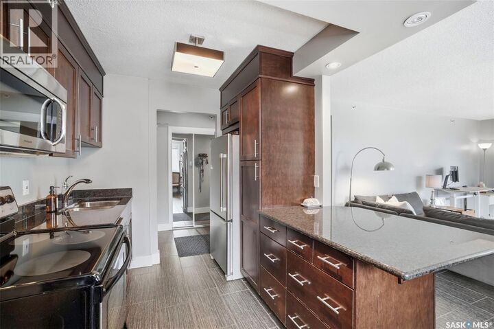 Property Photo:  302 320 5th Avenue N  SK S7K 2P5 
