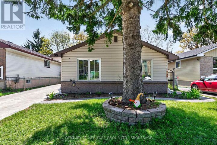 Property Photo:  95 Virginia Drive  ON K7K 5Y3 