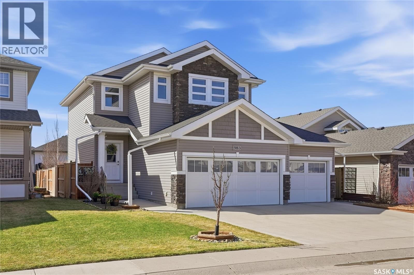 Property Photo:  983 Pringle Cove  SK S7T 1C9 
