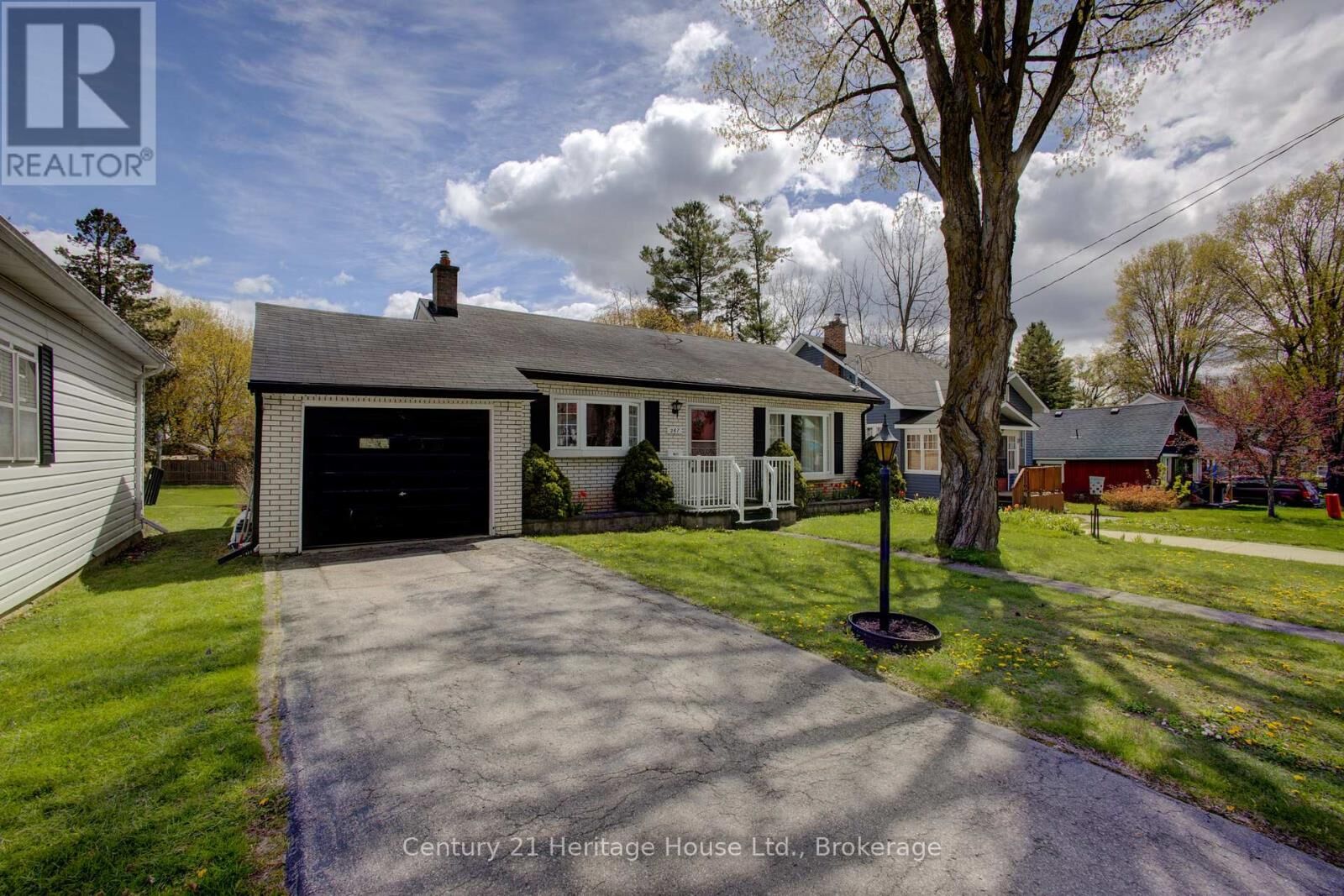 Property Photo:  267 Albert Street South  ON N0G 1R0 