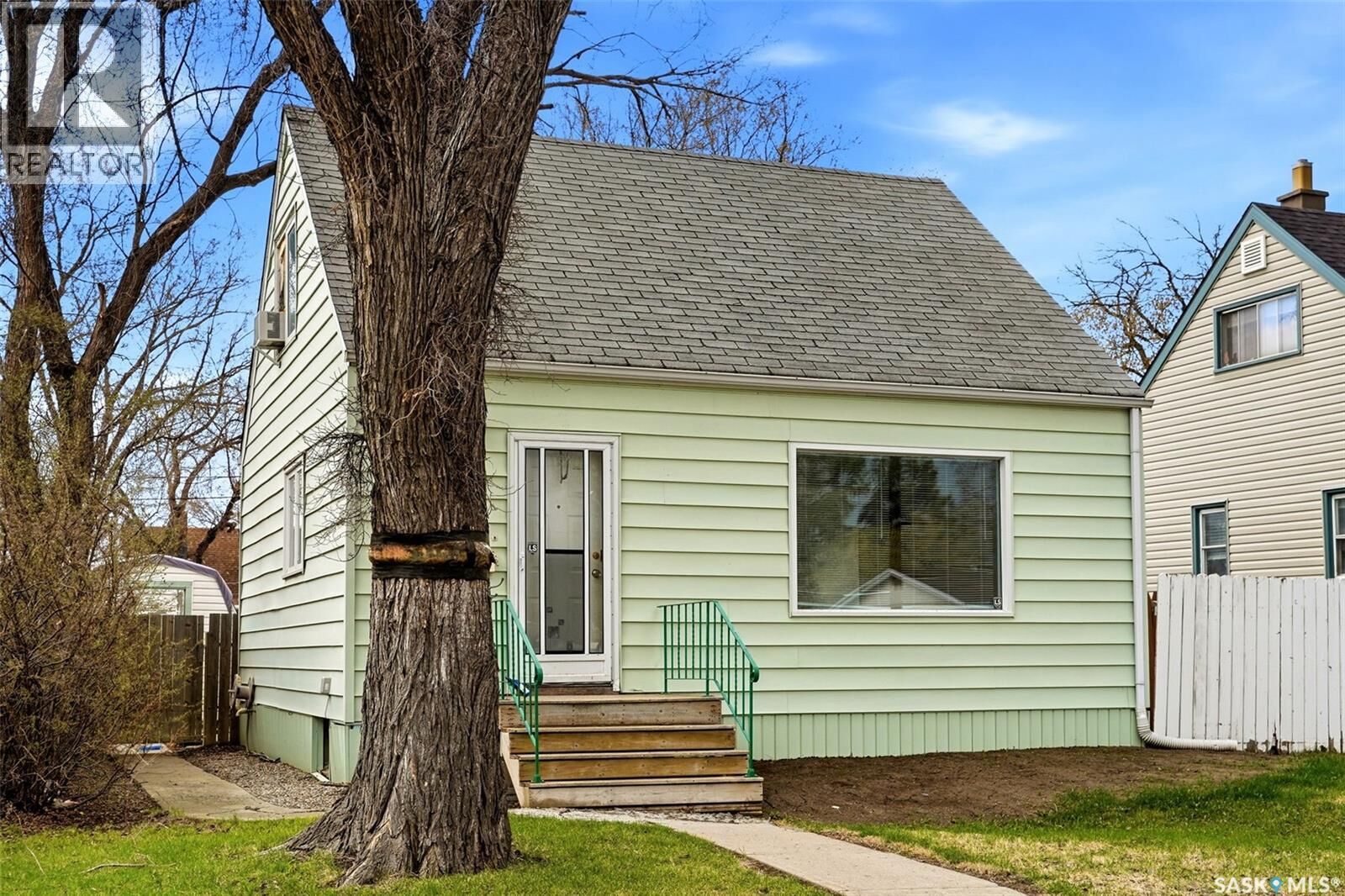 Property Photo:  4015 2nd Avenue  SK S4T 0B3 