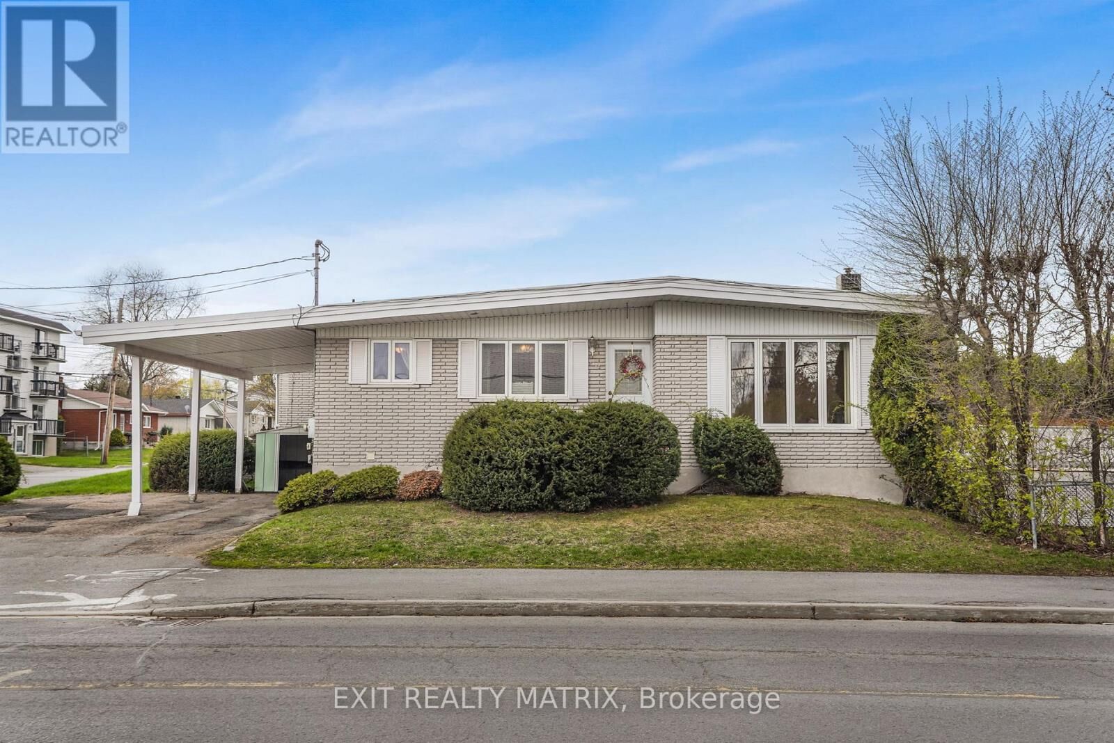 Property Photo:  1380 Lansdowne Street  ON K6A 1J4 