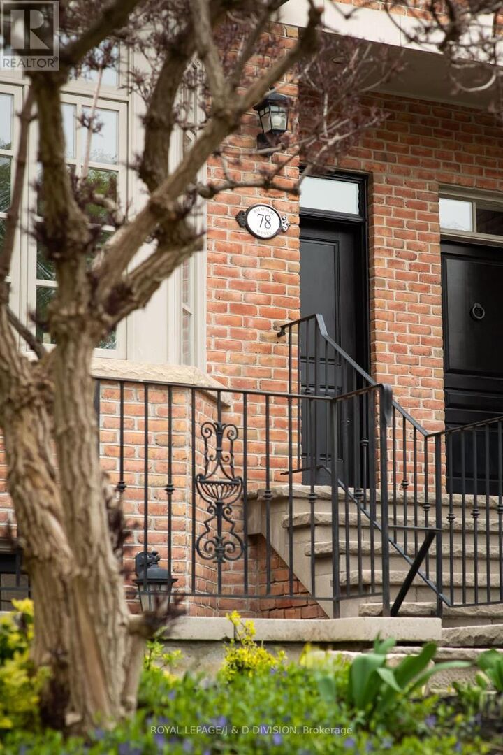 Property Photo:  78 Balmoral Avenue  ON M4V 1J4 