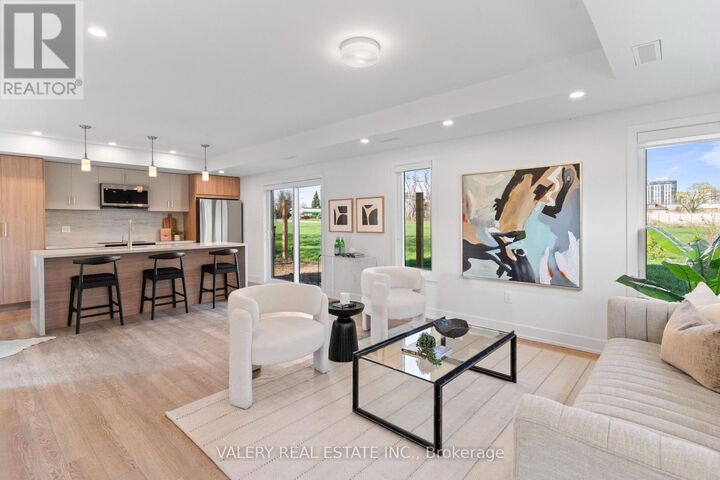 Property Photo:  15 Acorn Avenue Unit 5  ON M9B 3P7 
