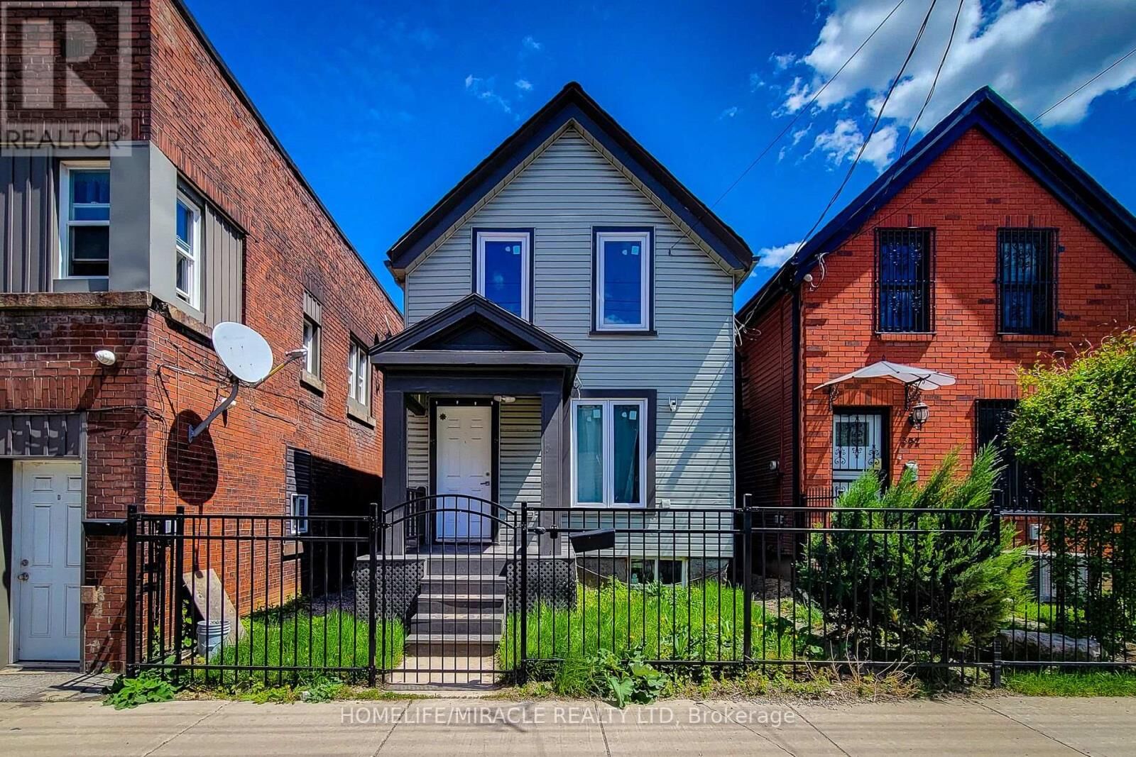 Property Photo:  334 Gage Avenue  ON L8L 7A7 