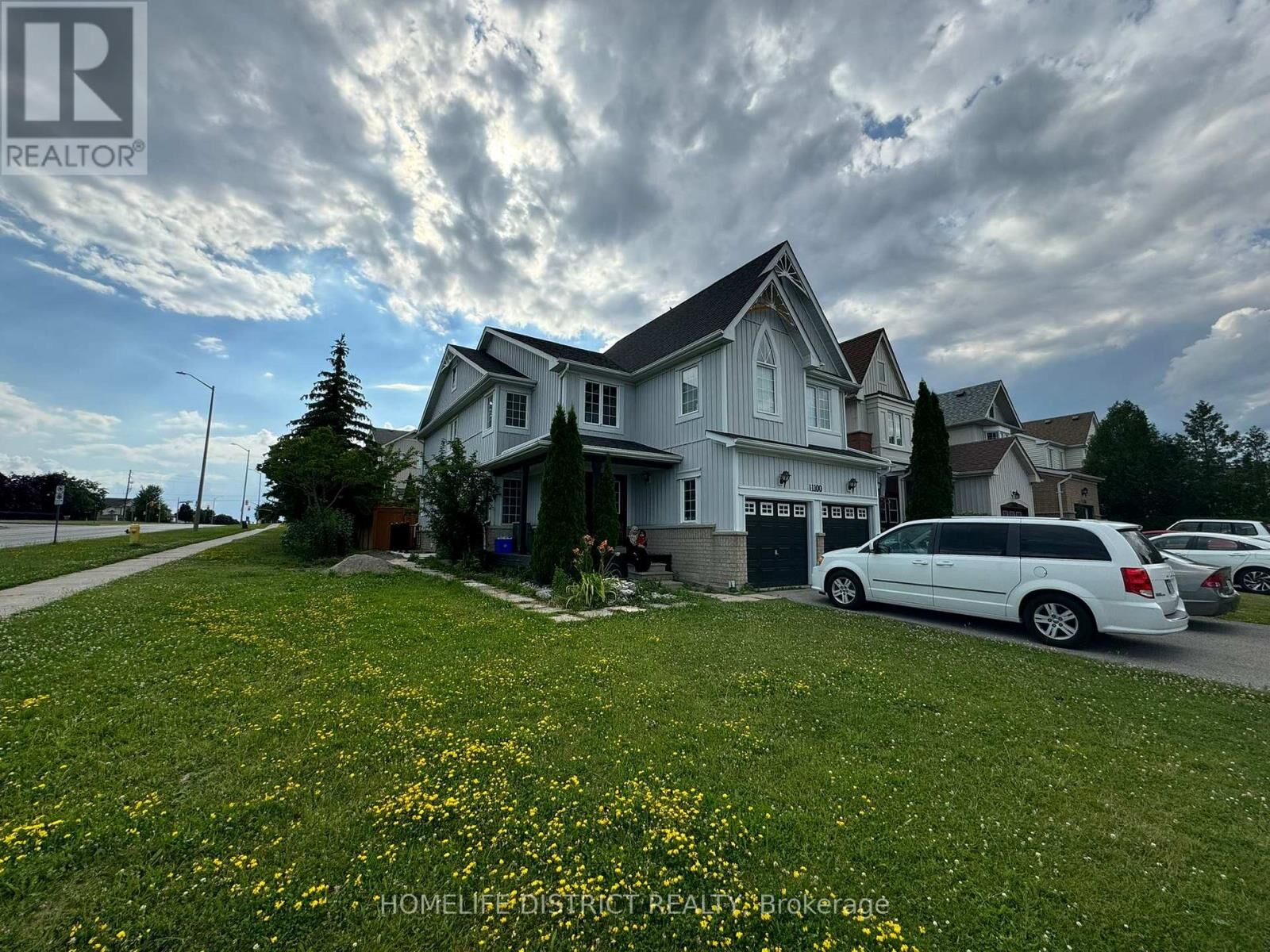 Property Photo:  1100 Ashgrove Crescent  ON L1K 2W4 