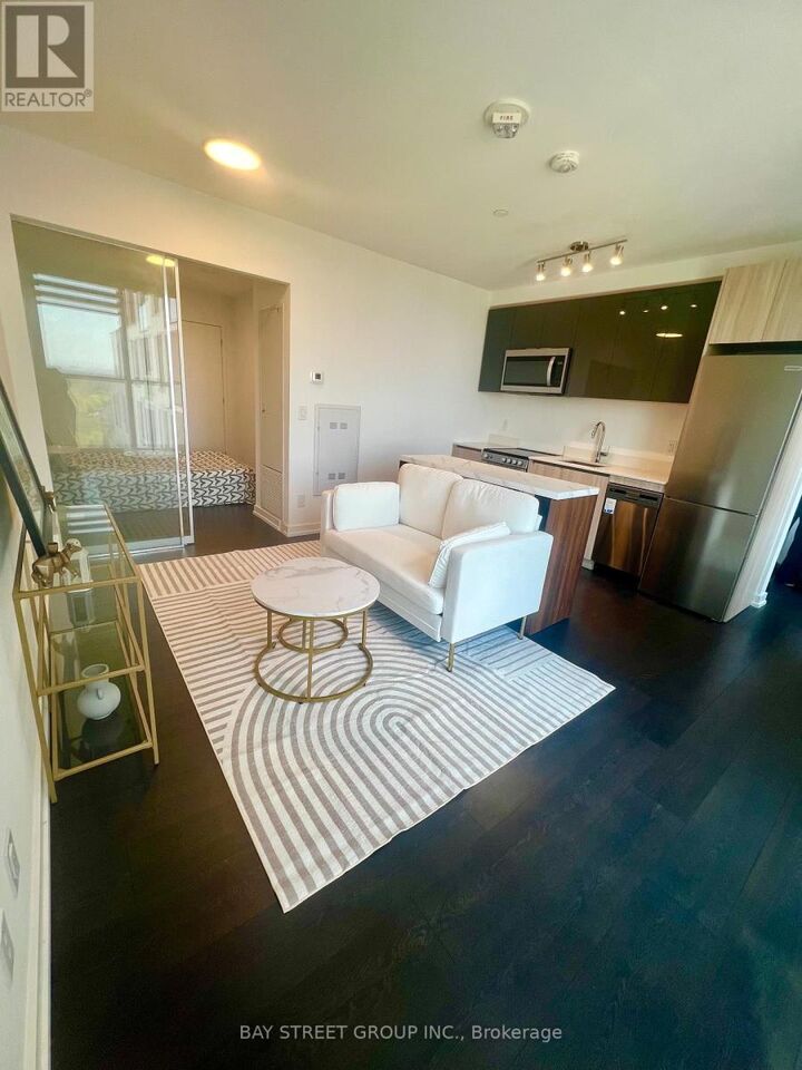 Property Photo:  3100 Keele Street 1023  ON M3M 0E1 