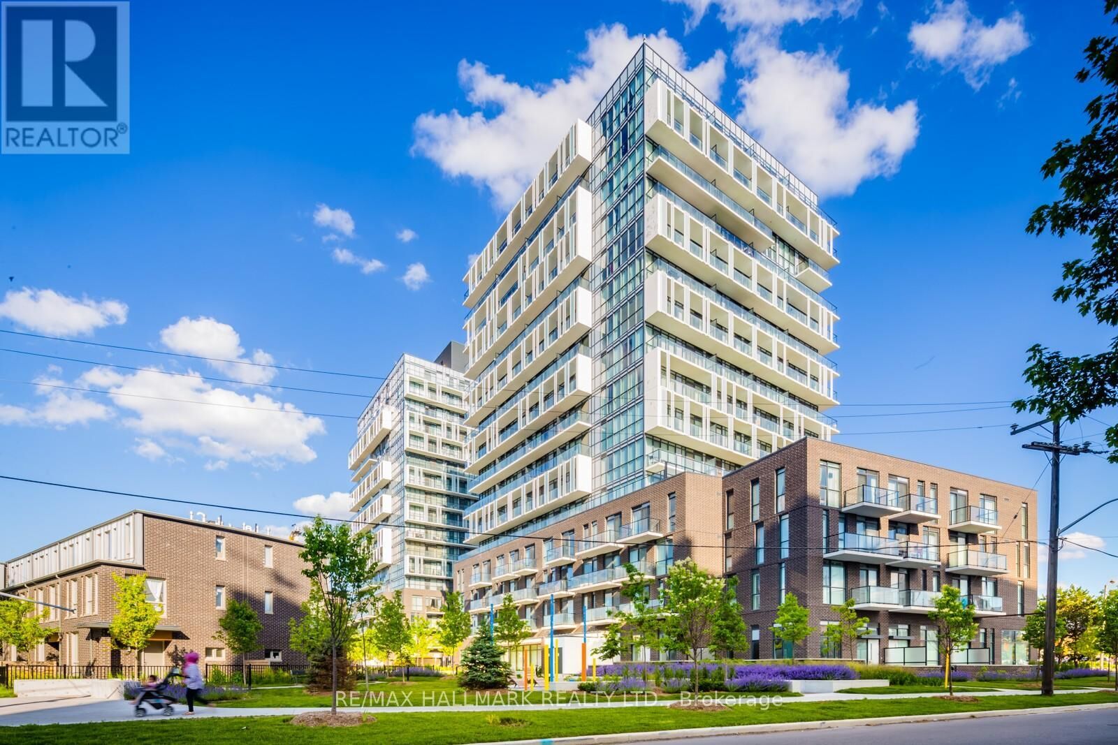 Property Photo:  128 Fairview Mall Drive 910  ON M2J 0E8 
