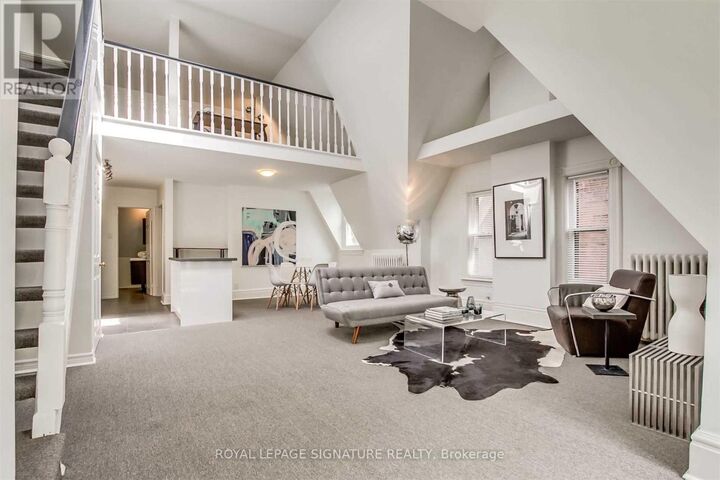 Property Photo:  105 Gloucester Street 3rd Flr  ON M4Y 1M2 