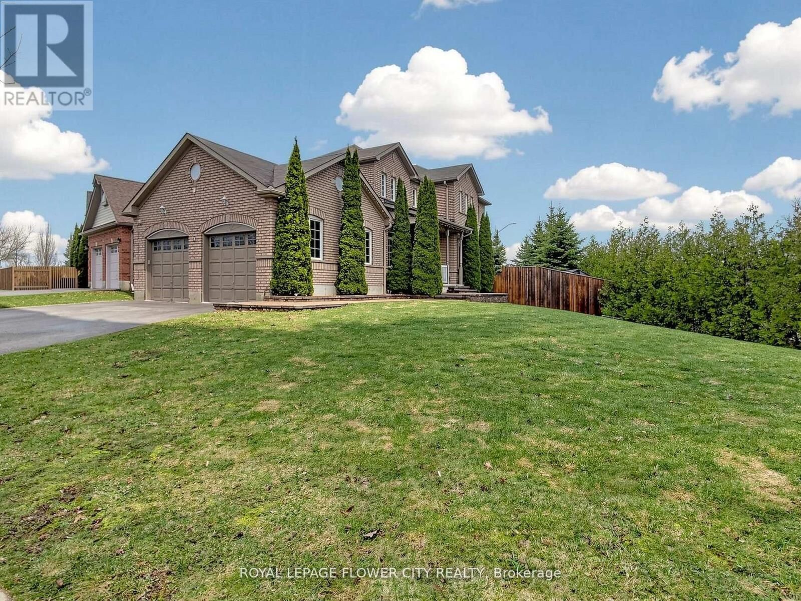 Property Photo:  2 Don Morris Court  ON L1C 5P7 