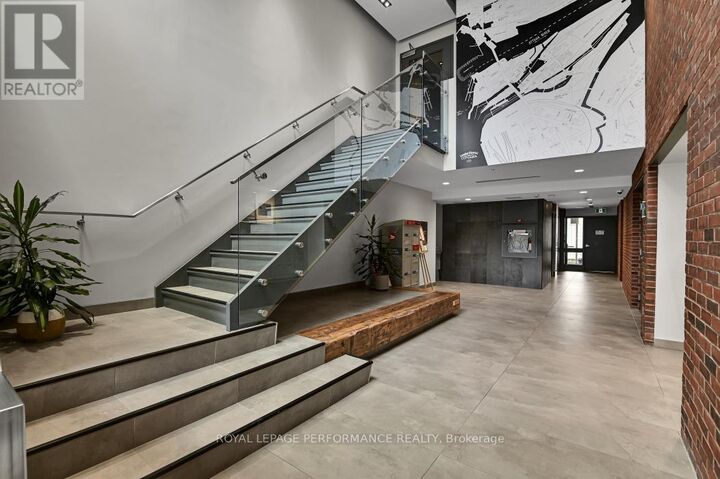 Property Photo:  320 Miwate Private 207  ON K1R 0E1 