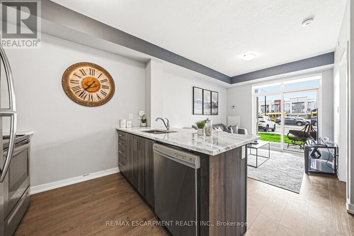 Property Photo:  125 Shoreview Place 134  ON L8E 0K3 