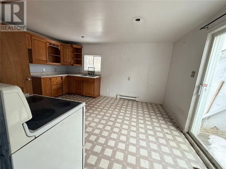 Property Photo:  458 Melvin Avenue  ON P3C 4X4 