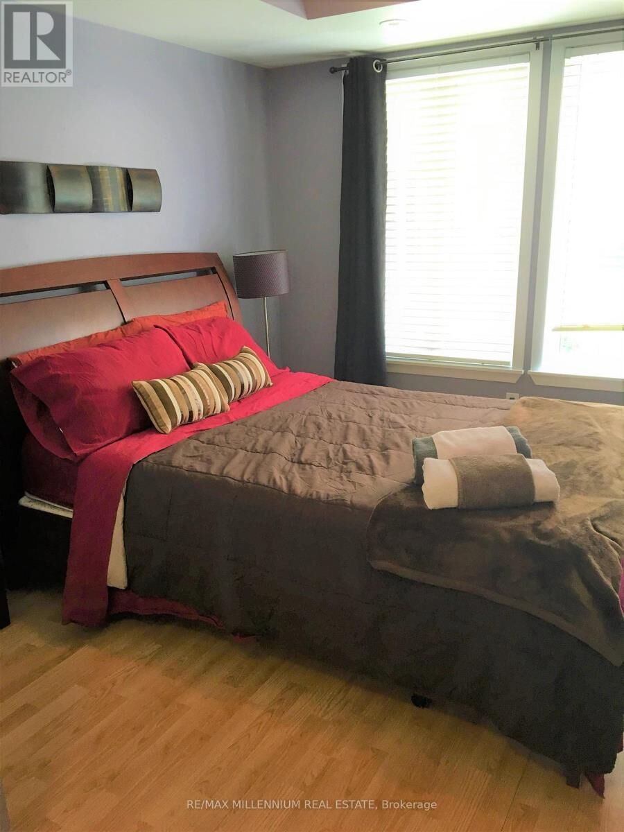Property Photo:  46 Western Battery Road 837  ON M6K 3P1 