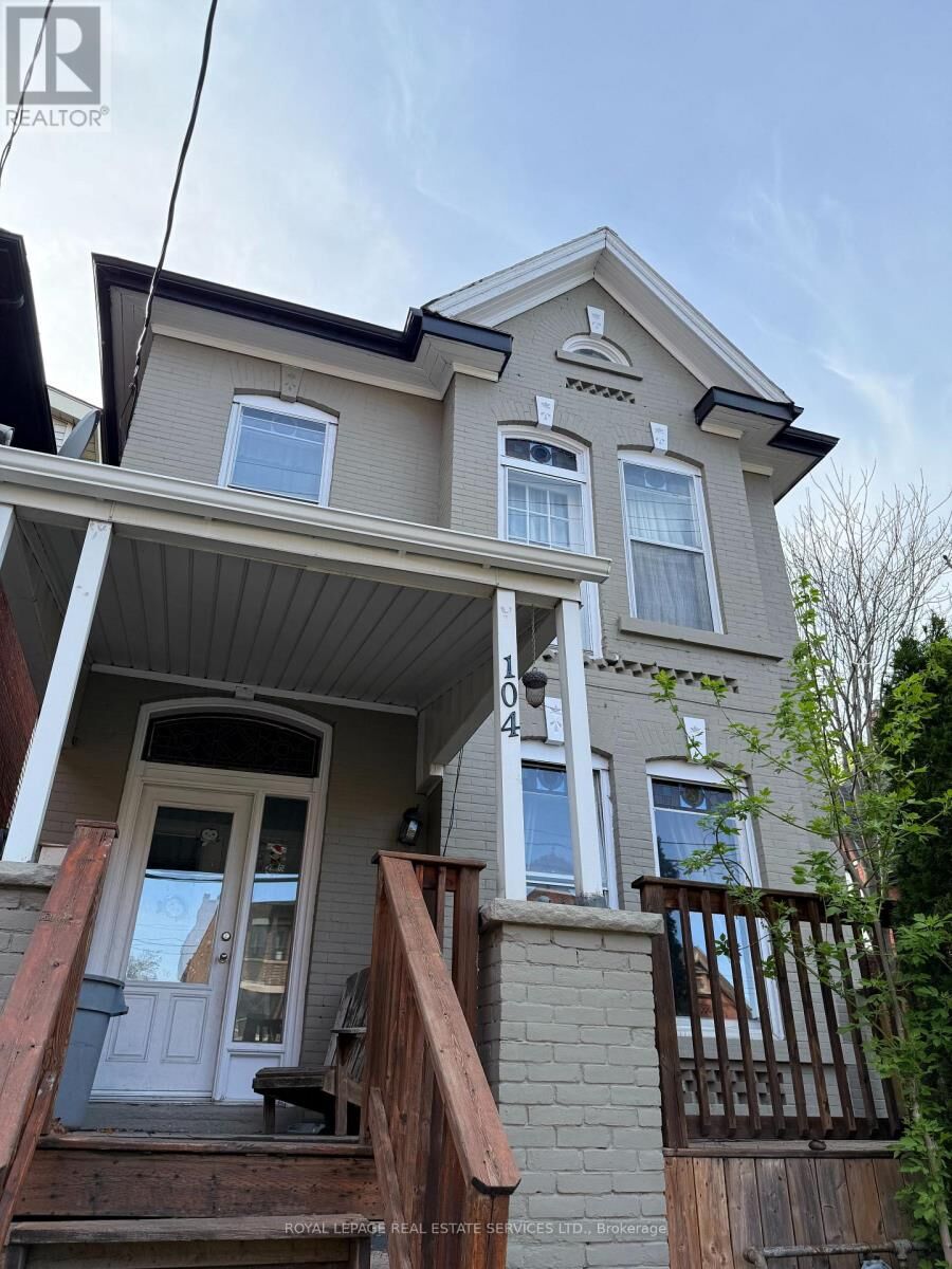 Property Photo:  104 Wentworth Street South 1  ON L8N 2Y9 