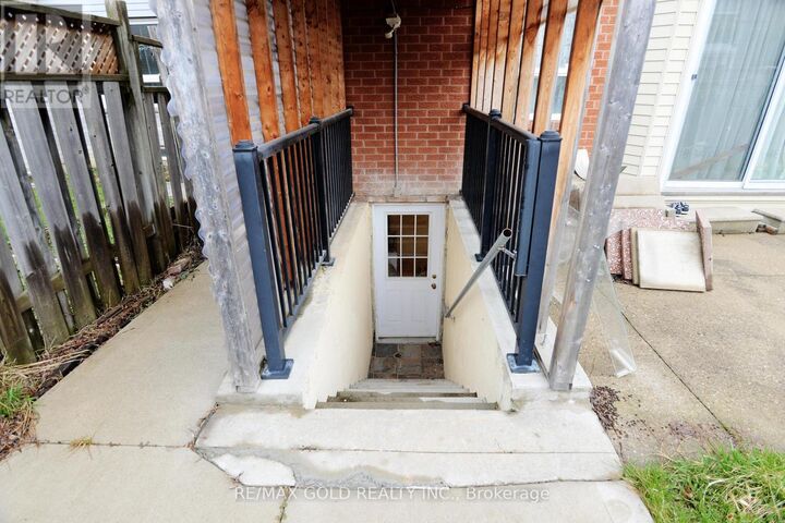 Property Photo:  9 Ravenswood Drive Bsmt  ON L6Y 3Y5 
